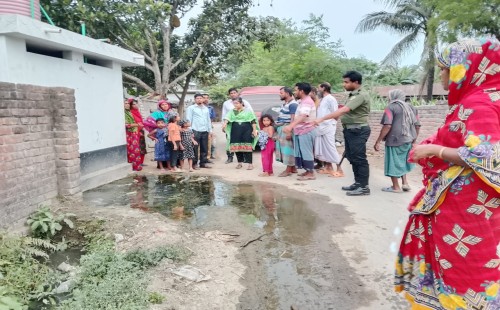 দামুড়হুদায় সড়ক পরিচ্ছন্নতায় ইউএনও’র অভিযান