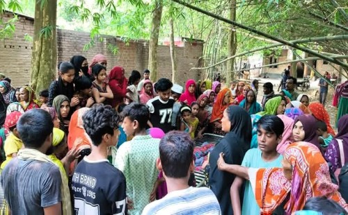 গাংনীতে স্টিয়ারিং গাড়ির ধাক্কায় শিশুর মৃত্যু