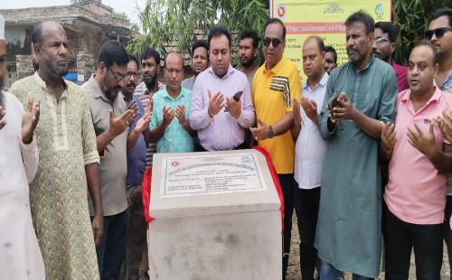 দর্শনার পরানপুরে ড্রেন নির্মাণকাজের উদ্বোধন