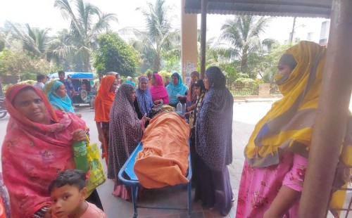 দামুড়হুদায় ধান শুকানোর সময় ছাদ থেকে পড়ে নারীর মত্যু