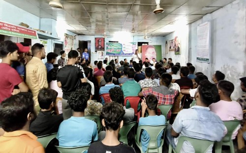খুলনার সমাবেশ উপলক্ষে চুয়াডাঙ্গায় প্রস্তুতি সভায় কেন্দ্রীয় ছাত্রদল নেতা আমান উল্লাহ আমান
