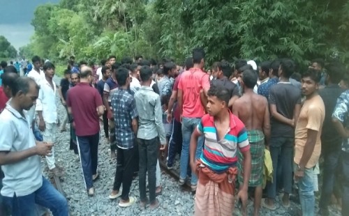 দামুড়হুদার জয়রামপুরে চলন্ত ট্রেন থেকে পড়ে যুবকের মৃত্যু