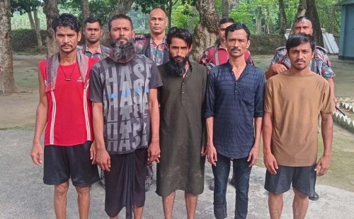 ভারত থেকে বাংলাদেশে আসার সময় ১৫ জন আটক