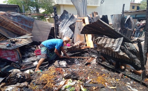 জীবননগরে মধ্যরাতে ভয়াবহ আগুনে পুড়ল ১০ দোকান