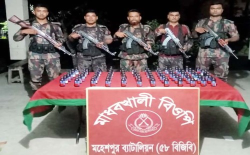 সীমান্তে বিজিবির অভিযানে ফেনসিডিল উদ্ধার ও নারী আটক