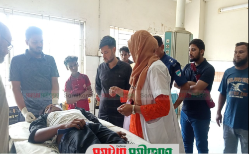 চলন্ত ট্রেনের ছাদ থেকে ছিটকে পড়লেন যুবক