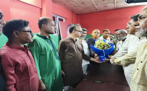 খুলনা বিভাগ থেকে প্রথম বিজিএমইএ সভাপতি বাবু খানকে ঘিরে চুয়াডাঙ্গায় উৎসবমুখর পরিবেশ