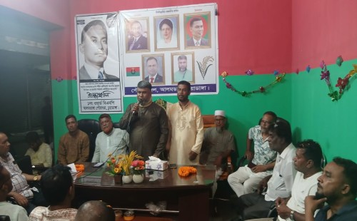 আলমডাঙ্গা পৌর যুবদলের কার্যালয়ের উদ্বোধনকালে শরীফুজ্জামান