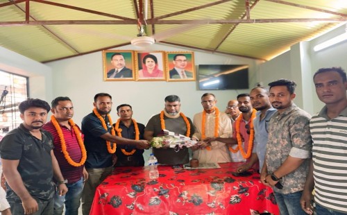 জেলা বিএনপির সম্পাদকের সঙ্গে সৌজন্য সাক্ষাৎ