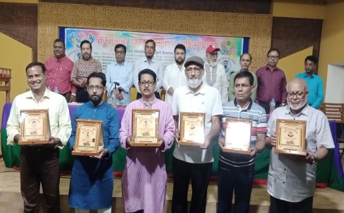 বিশেষ সম্মাননা পেলেন আলমডাঙ্গার কবি জামিরুল খান