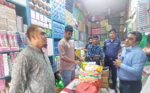 চুয়াডাঙ্গায় ভোক্তা অধিদপ্তরের নিয়মিত বাজার তদারকি