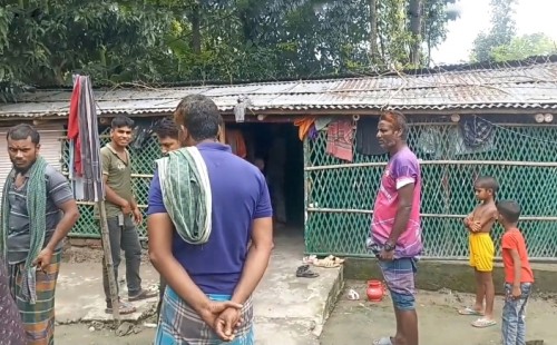 গাংনীতে ব্যবসায়ীর বাড়িতে ডাকাতি