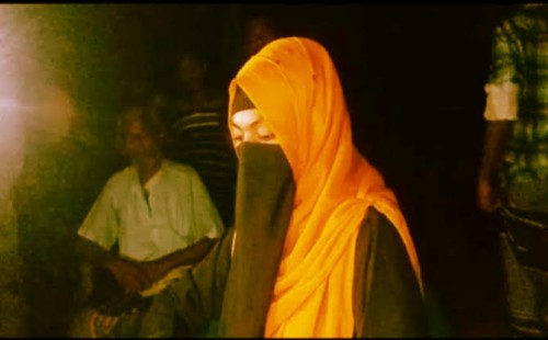 সদ্য বিবাহিত প্রেমিকের বাড়িতে প্রেমিকার অনশন!