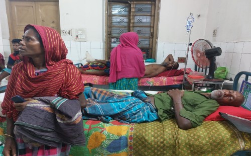 দামুড়হুদায় বিএসএফের নির্যাতনে আহত মানসিক প্রতিবন্ধী বৃদ্ধ