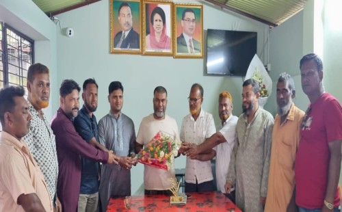 চুয়াডাঙ্গায় জেলা বিএনপির সম্পাদক শরীফের সঙ্গে নাগদাহ হাইস্কুলের সভাপতির সৌজন্য সাক্ষাৎ