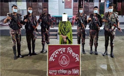 নারীসহ আটক ৬, মাদক উদ্ধার