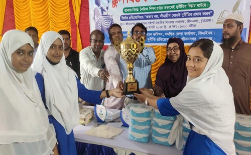 জীবননগরে দুদকের রচনা ও বিতর্ক প্রতিযোগিতা