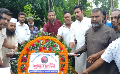 চুয়াডাঙ্গায় শহিদ মাসুদ রানা ও শহিদ শুভ’র কবরে বিএনপির শ্রদ্ধা নিবেদন