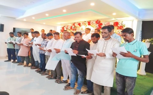 আলমডাঙ্গা উপজেলা প্রেসক্লাবের নেতৃবৃন্দের শপথ গ্রহণ
