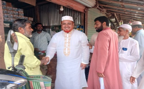 হাউলী ইউনিয়নের বিভিন্ন গ্রামে গণসংযোগকালে রুহুল আমিন