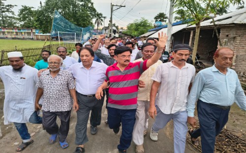 মেহেরপুরে বিএনপির ৩১ দফার লিফলেট বিতরণ