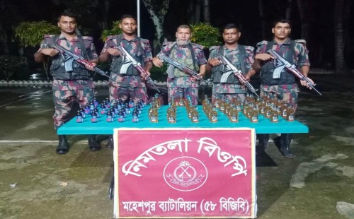 মাদক উদ্ধার ও ১৭ অবৈধ অনুপ্রবেশকারী আটক