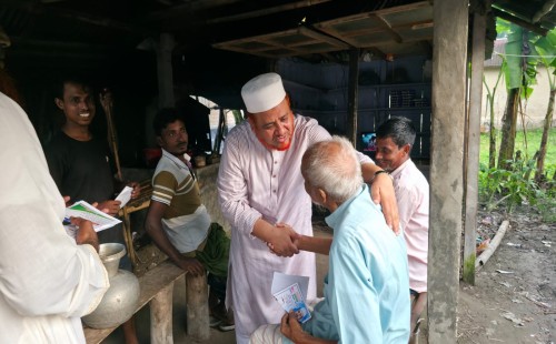 জীবননগরে বিভিন্ন স্থানে টিউবওয়েল বিতরণ ও গণসংযোগ করলেন রুহুল আমিন