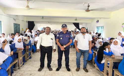জীবননগরে শিক্ষার্থীদের সাথে ওসির মতবিনিময়