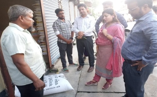 জীবননগরে সার ব্যবসায়ীকে ৫ হাজার টাকা জরিমানা