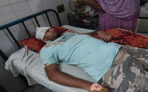 চুয়াডাঙ্গা রেলপাড়ায় পৈত্রিক জমি নিয়ে ভাইয়ের সাথে বিরোধ