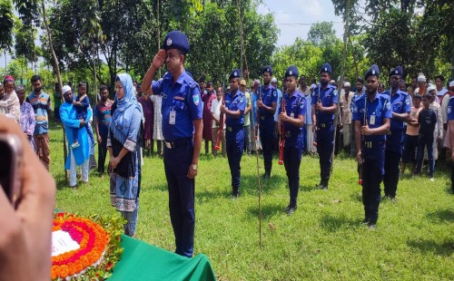 জীবননগরে রাষ্ট্রীয় মর্যাদায় বীর মুক্তিযোদ্ধার দাফন