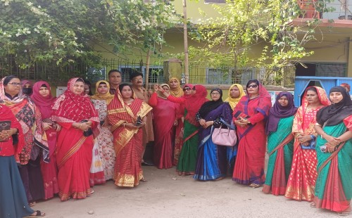 মেহেরপুরে জাতীয় ও দলীয় পতাকা উত্তোলনের মাধ্য দিয়ে মহিলা দলের প্রতিষ্ঠাবার্ষিকী পালন