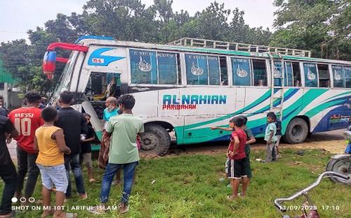 চুয়াডাঙ্গা-ঝিনাইদহ মহাসড়কে দুর্ঘটনায় দুজন আহত