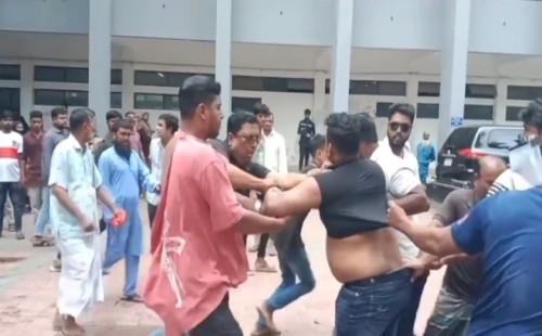 মেহেরপুরে আদালত চত্বর থেকে আসামি অ প হ র ণের চেষ্টা