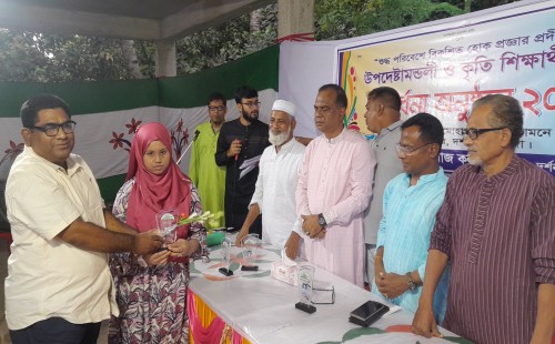 দর্শনায় উপদেষ্টা মণ্ডলী ও কৃতি শিক্ষার্থীদের সংবর্ধনা