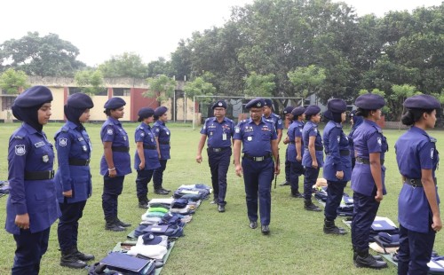 চুয়াডাঙ্গা জেলা পুলিশের মাসিক কিট পরিদর্শন প্যারেড
