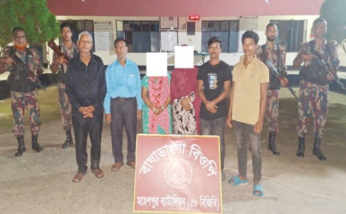 মহেশপুর ও জীবননগর সীমান্তে বিজিবির পৃথক অভিযান
