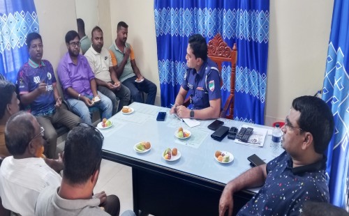 মহেশপুর থানার নবাগত ওসির সঙ্গে প্রেসক্লাব নেতৃবৃন্দের সৌজন্য সাক্ষাৎ