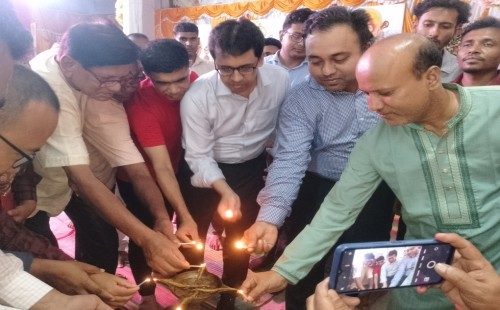 দর্শনায় পূজামণ্ডপ পরিদর্শনে এডিসি জেনারেলসহ কর্মকর্তারা