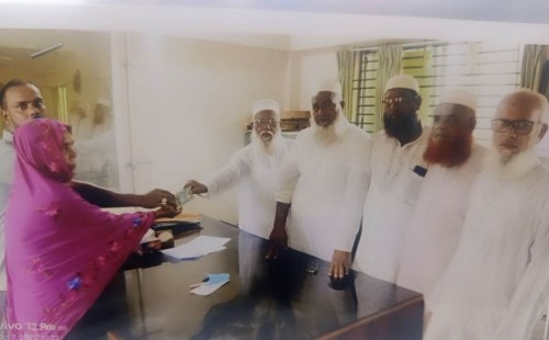 চুয়াডাঙ্গায় প্রয়াত ড্রাইভারের স্ত্রীর হাতে আর্থিক সহায়তা প্রদান