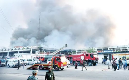 বিমানবন্দরে অগ্নিকাণ্ড, যেসব প্রশ্নের উত্তর মিলছে না