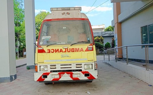 অযত্নে নিজেই ‘রোগী’ চুয়াডাঙ্গা সদর হাসপাতালের আইসিইউ অ্যাম্বুলেন্স