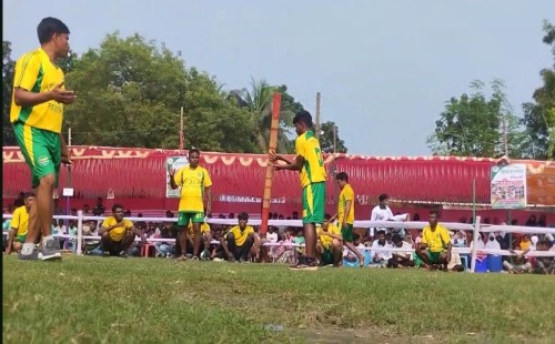 গাংনীতে গ্রামবাংলার লাঠি খেলা অনুষ্ঠিত