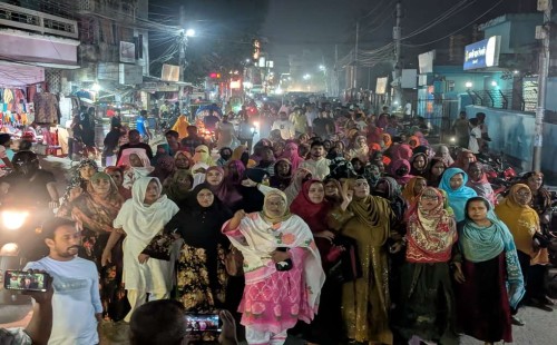 মেহেরপুর-১ আসনের মনোনয়ন পুনর্বিবেচনার দাবিতে মহিলা দলের বিক্ষোভ মিছিল ও সমাবেশ