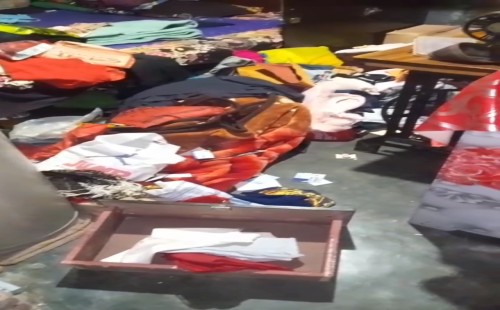 দর্শনায় ঘরের তালা ভেঙে নগদ টাকা ও স্বর্ণালংকার চুরি