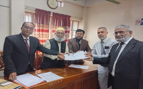 চুয়াডাঙ্গা আইনজীবী সমিতির নির্বাচনে মনোনয়ন বিতরণ
