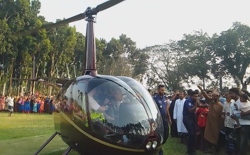 মায়ের স্বপ্নপূরণে হেলিকপ্টারে যাত্রা