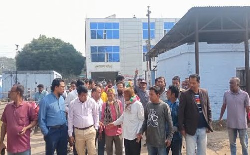 কেরুজ শ্রমিক ইউনিয়নে নির্বাচন দাবিতে বিক্ষোভ