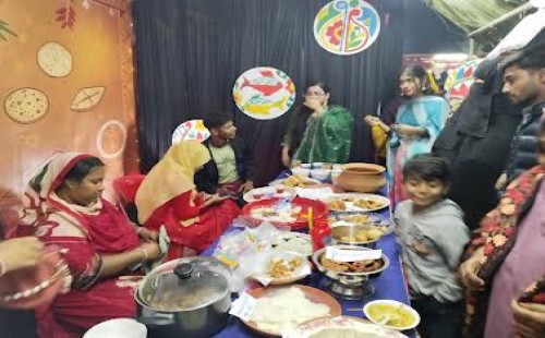 দর্শনায় জমজমাট পিঠা উৎসব
