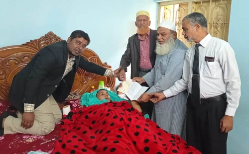 আইনজীবী পরিবারের হাতে ১০ লাখ টাকা হস্তান্তর